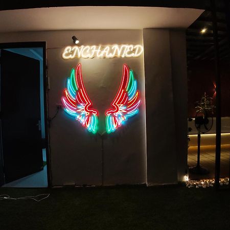 Hotel Enchanted The Roof Rekha, With Private Trace Garden Nuova Delhi Esterno foto