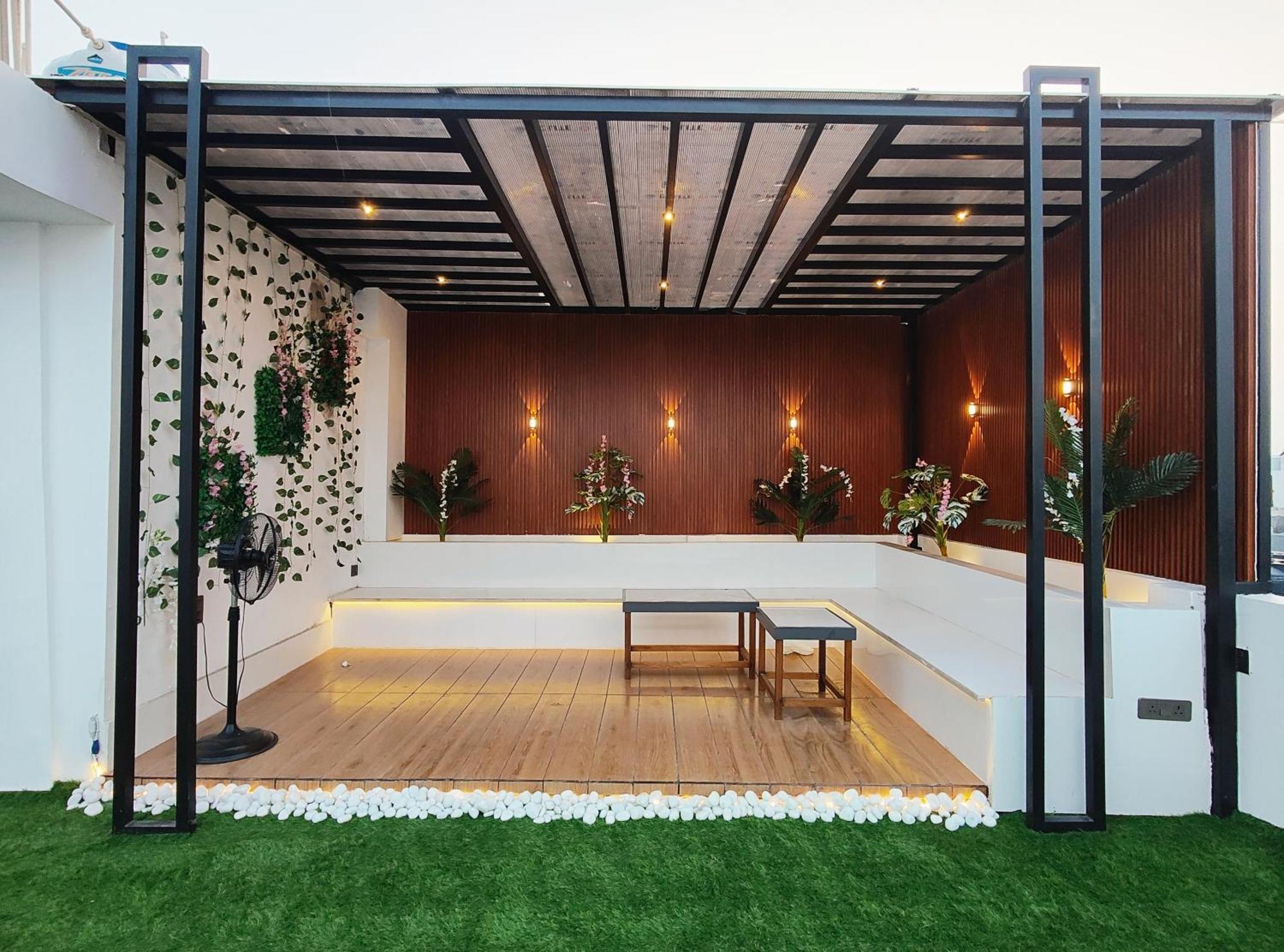 Hotel Enchanted The Roof Rekha, With Private Trace Garden Nuova Delhi Esterno foto